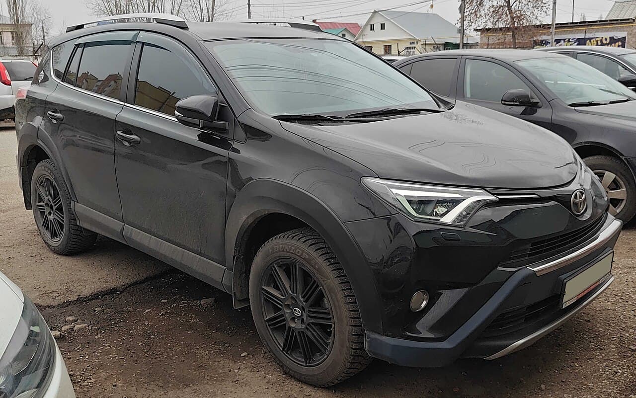 Toyota RAV4 IV
