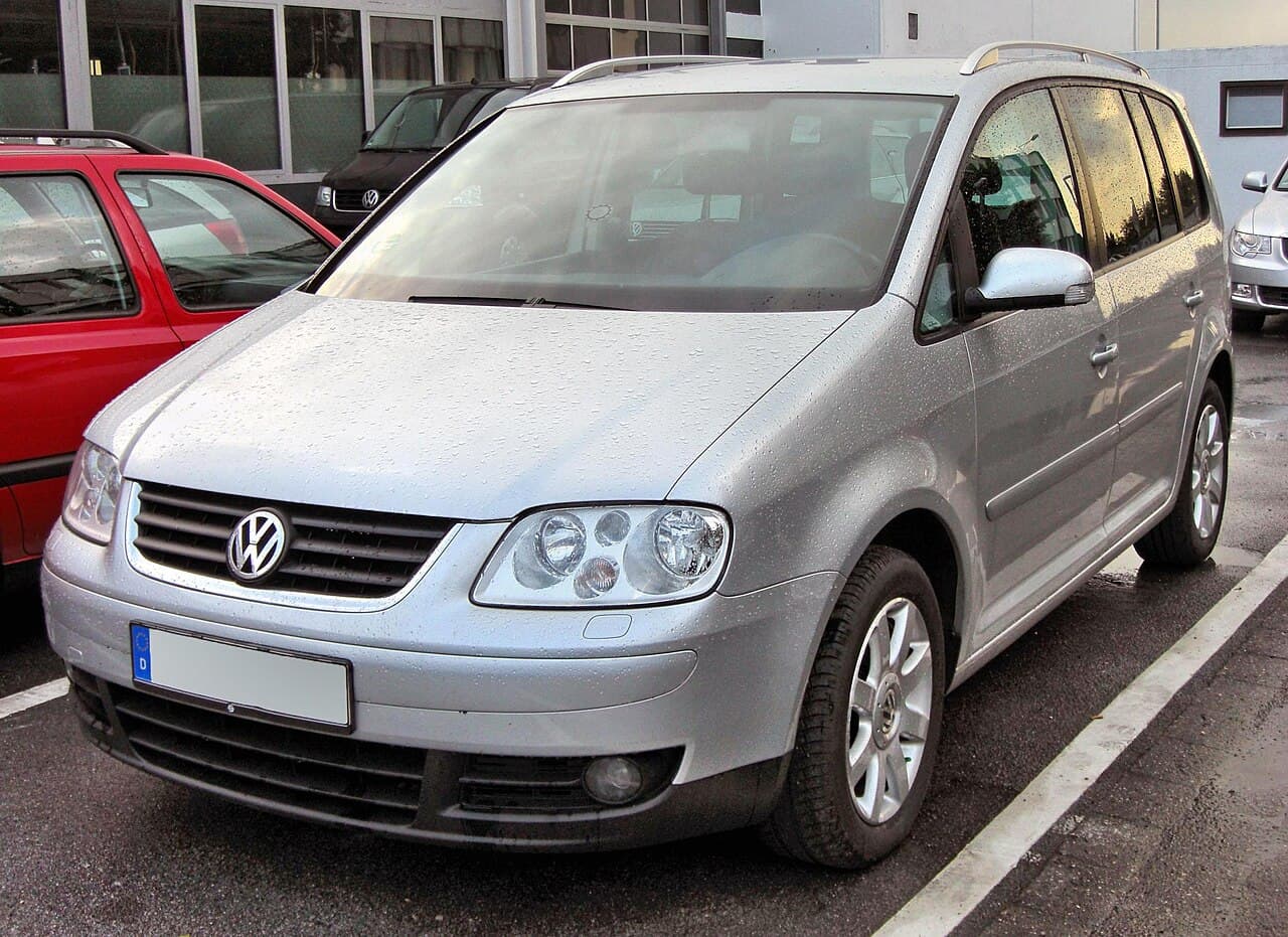 Volkswagen Touran 1